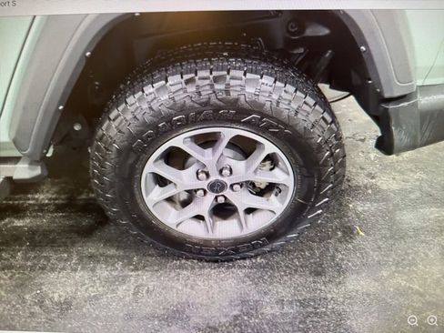 Used 2024 Jeep Wrangler Unlimited Sport AWD/4WD image 4
