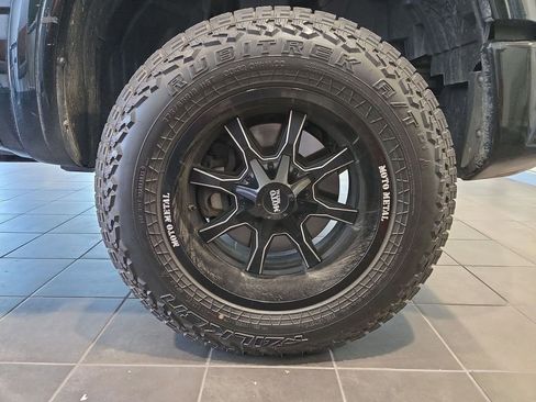 Used 2019 Nissan Titan PRO-4X AWD/4WD image 11