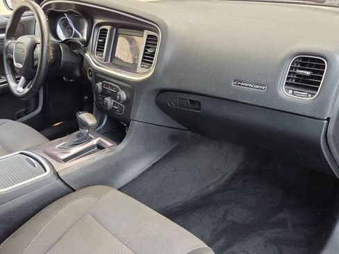 Used 2015 Dodge Charger SE w/ Sport Appearance Group RWD image 16