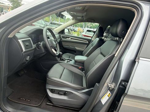 Used 2023 Volkswagen Atlas SE AWD/4WD image 5