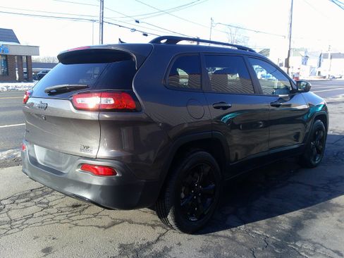 Used 2017 Jeep Cherokee High Altitude image 5