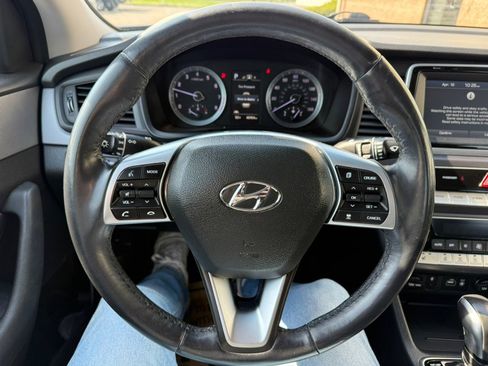 Used 2019 Hyundai Sonata SEL w/ Tech Package 02 FWD image 15