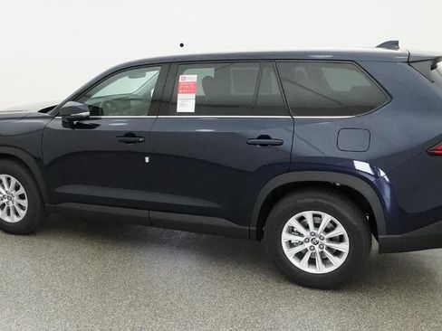 New 2026 Toyota Grand Highlander XLE FWD image 4