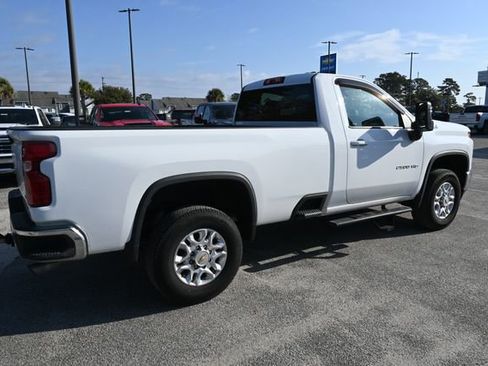 Used 2022 Chevrolet Silverado 2500 LT w/ Convenience Package image 4