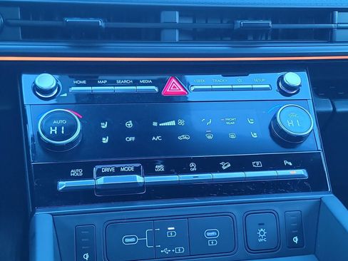 Used 2024 Hyundai Santa Fe Calligraphy image 19