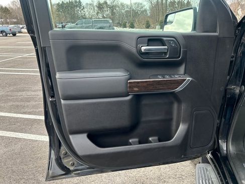 Used 2022 GMC Sierra 1500 SLE image 18