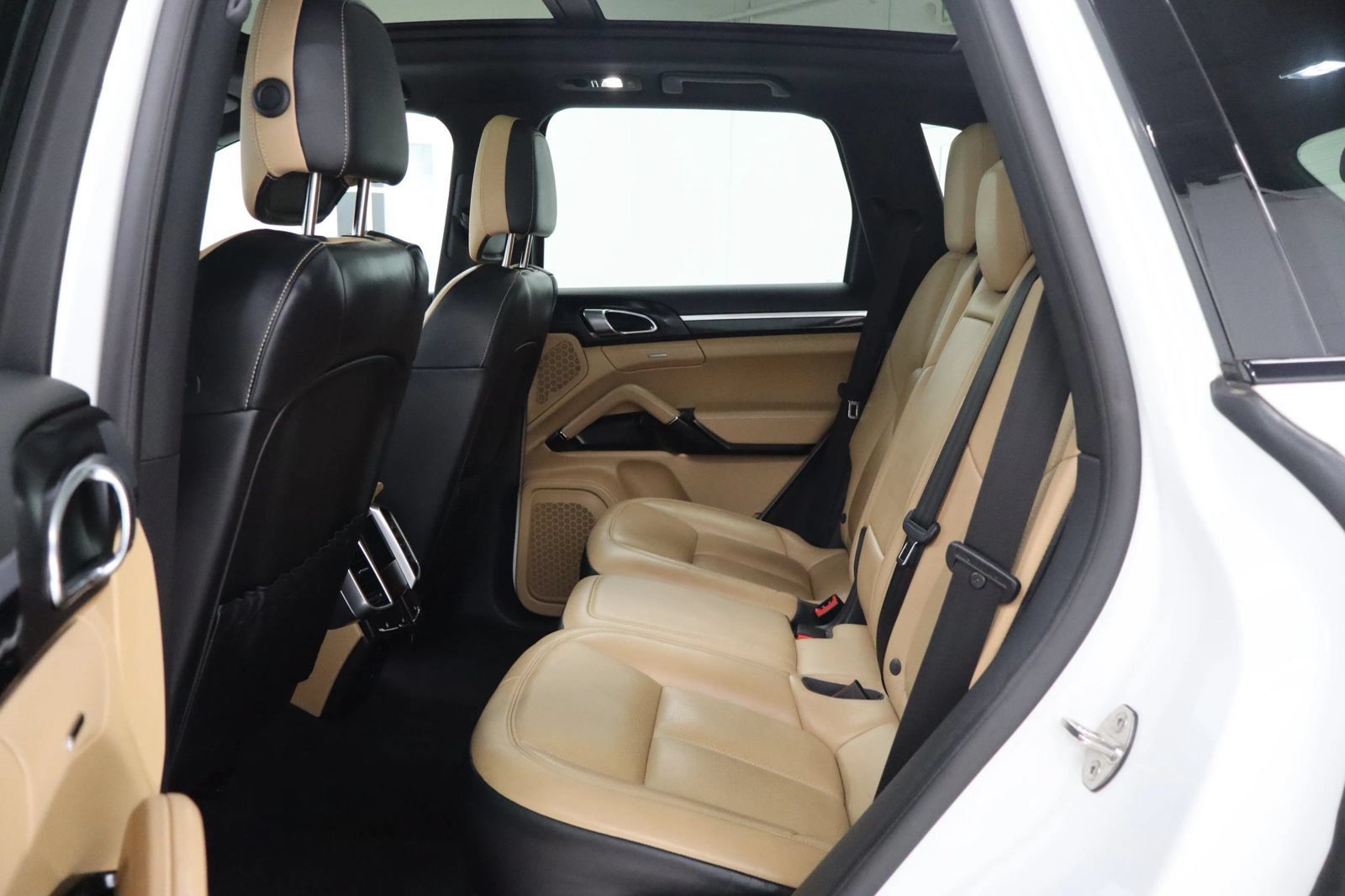 Used 2018 Porsche Cayenne AWD/4WD image 20