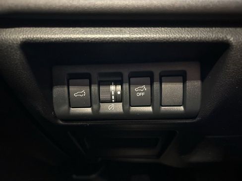 Used 2021 Subaru Outback Limited image 17