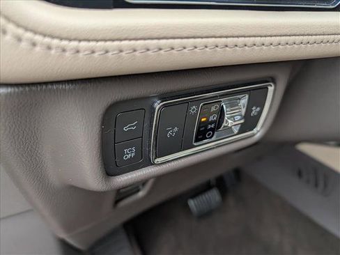 Certified 2022 Lincoln Nautilus Reserve image 33