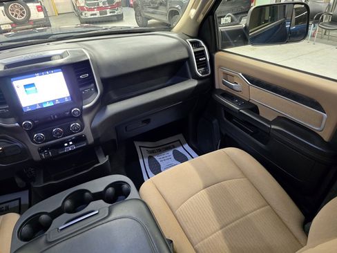 Used 2022 RAM 2500 Big Horn image 39