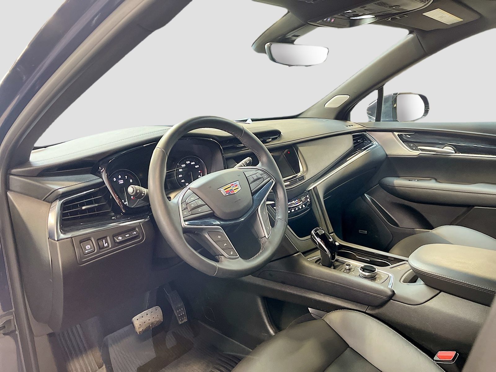 Used 2025 Cadillac XT5 Premium Luxury w/ Technology Package AWD/4WD image 9