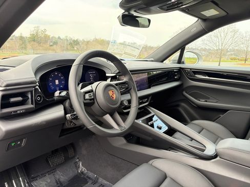 New 2026 Porsche Macan Electric RWD image 12