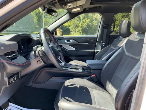 Used 2025 Ford Explorer ST AWD/4WD image 14