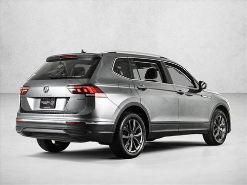 Used 2023 Volkswagen Tiguan SE AWD/4WD image 5