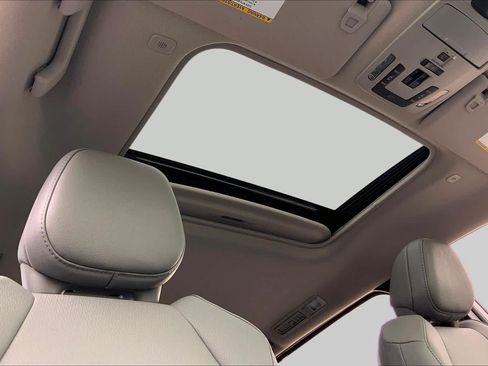 Certified 2026 Toyota Sienna XLE FWD image 14
