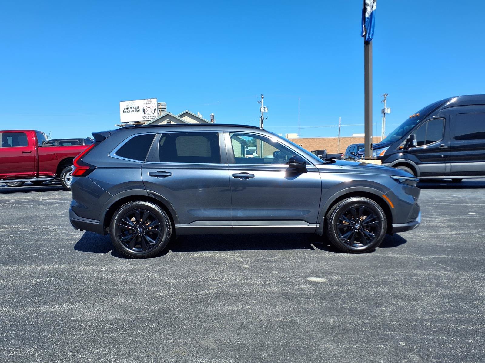 Used 2023 Honda CR-V Sport Touring image 4