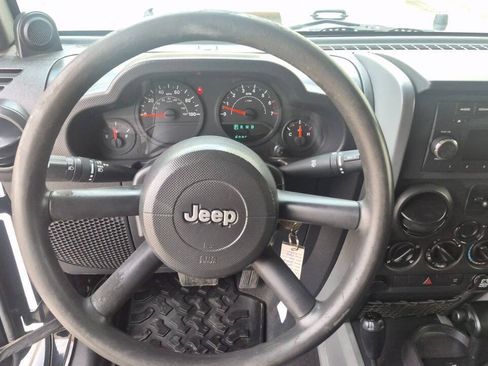 Used 2009 Jeep Wrangler X w/ Black Appearance Group AWD/4WD image 34