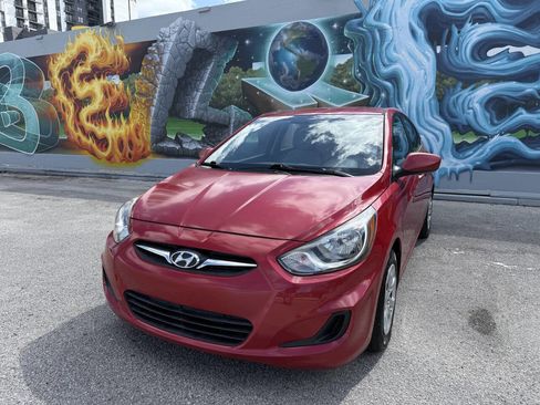 Used 2012 Hyundai Accent GLS image 2