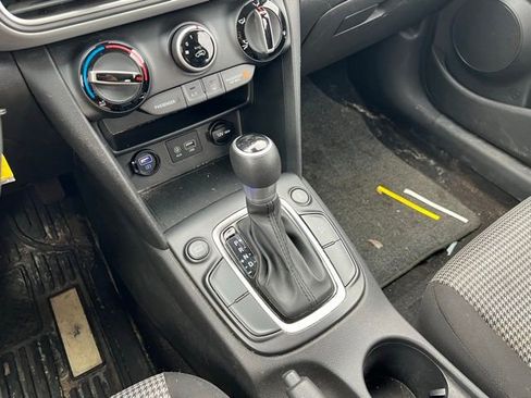 Used 2019 Hyundai Kona SE AWD/4WD image 17