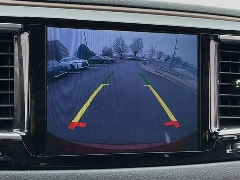 Used 2017 Chrysler Pacifica Touring-L Plus w/ Tire & Wheel Group image 21