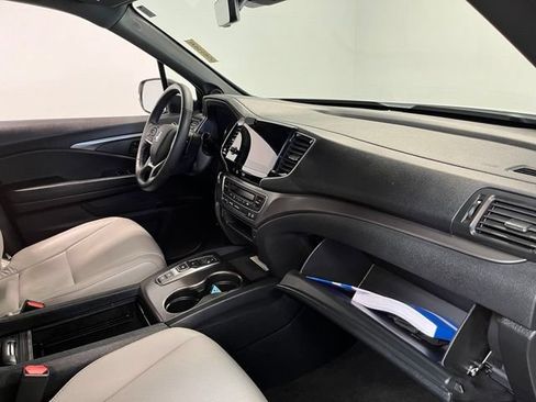 Used 2023 Honda Passport EX-L image 11