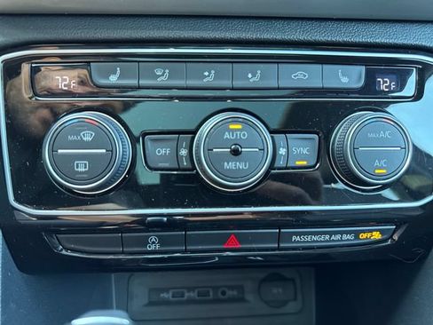 Used 2020 Volkswagen Atlas Cross Sport SEL AWD/4WD image 36