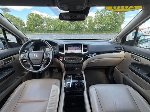 Used 2016 Honda Pilot Touring image 12