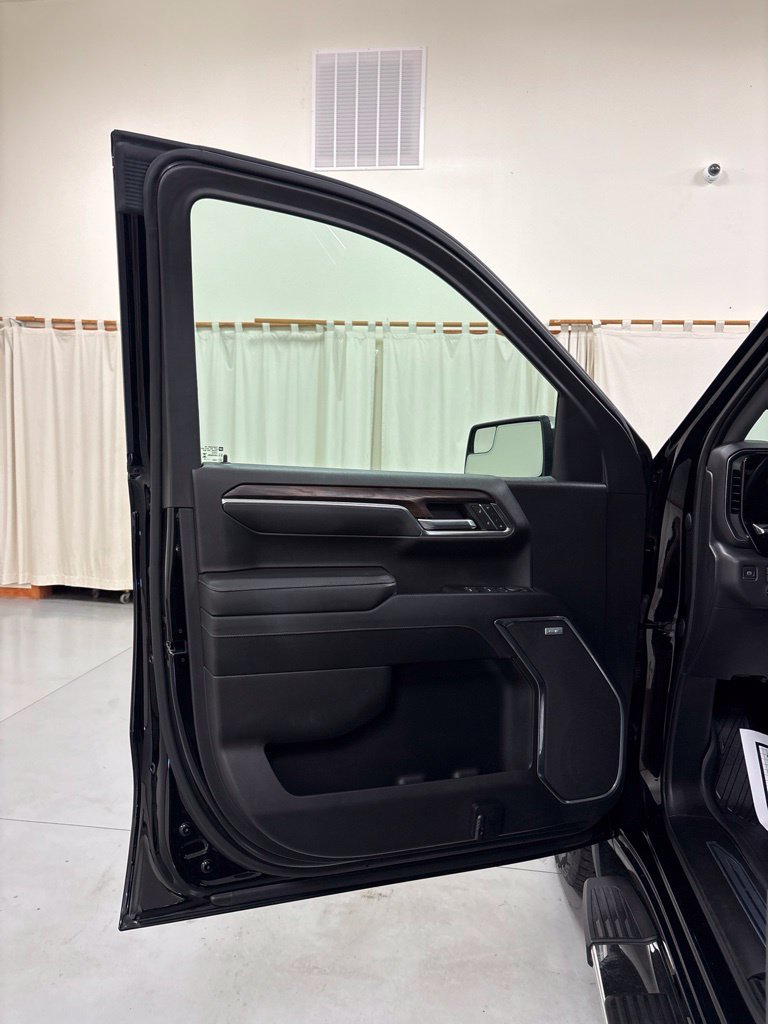 Used 2023 GMC Sierra 1500 SLT w/ SLT Premium Package AWD/4WD image 18