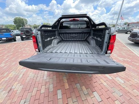 Used 2026 Chevrolet Colorado ZR2 w/ Midnight Edition AWD/4WD image 33