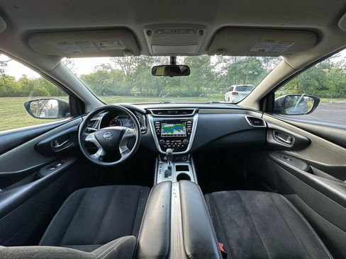 Used 2018 Nissan Murano S image 9