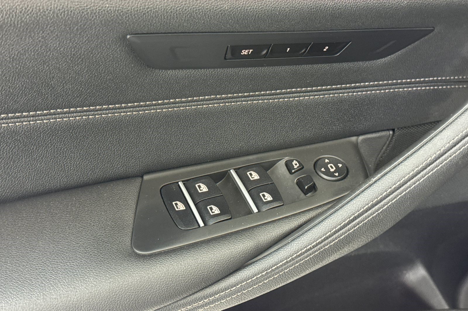 Used 2023 BMW 530i w/ Convenience Package RWD image 14