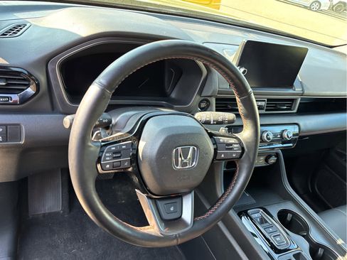 Used 2024 Honda Pilot TrailSport image 10