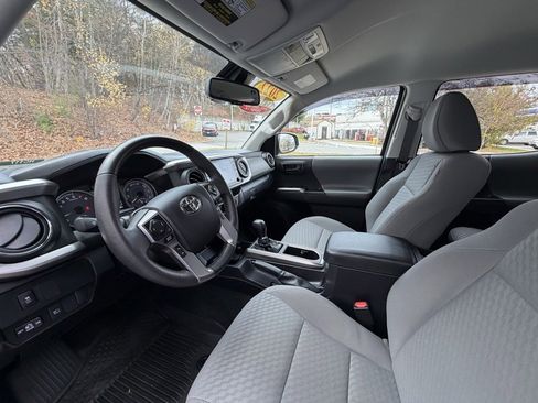 Used 2022 Toyota Tacoma SR5 image 7