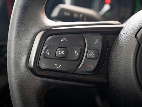 Used 2024 Jeep Wrangler Unlimited image 25