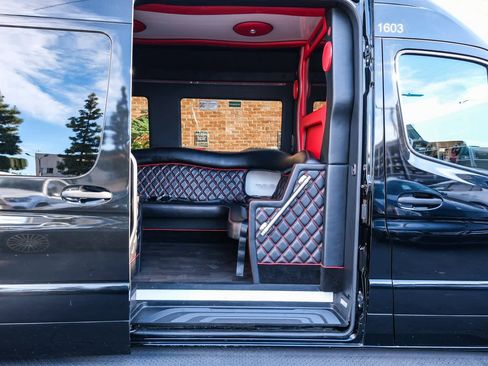 Used 2023 Mercedes-Benz Sprinter 3500 image 12