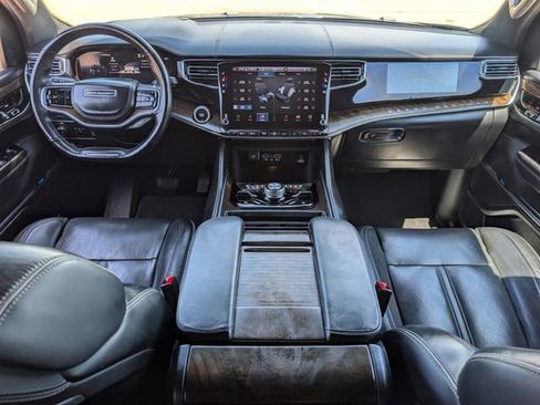 Used 2023 Jeep Grand Wagoneer Series II AWD/4WD image 11