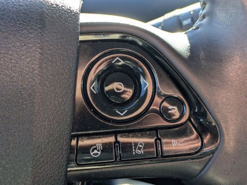 Used 2019 Toyota Prius XLE image 17