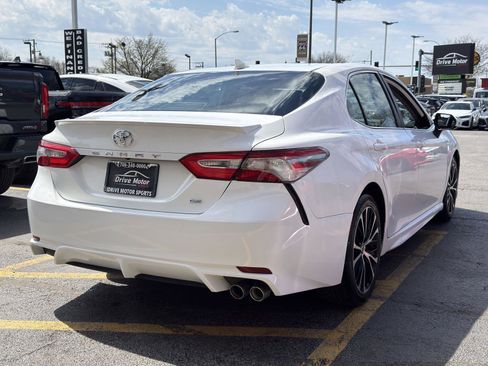 Used 2020 Toyota Camry SE image 10