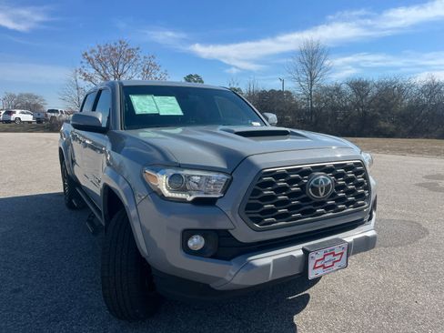 Used 2020 Toyota Tacoma TRD Sport image 12