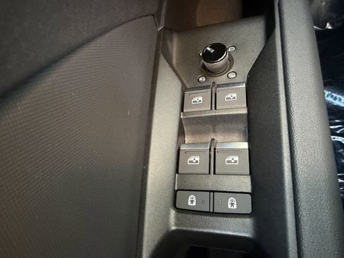 Used 2023 Audi Q4 e-tron Premium Plus w/ Premium Plus image 27