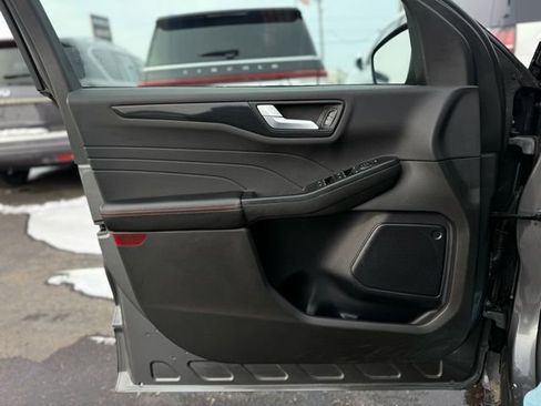 Used 2024 Ford Escape ST-Line w/ Tech Pack #1 image 9