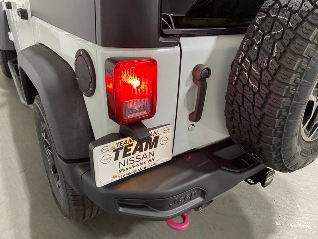 Used 2015 Jeep Wrangler Unlimited Rubicon AWD/4WD image 23