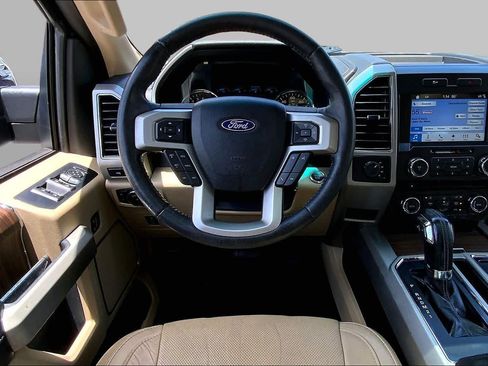 Used 2017 Ford F150 Lariat AWD/4WD image 6