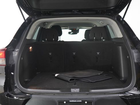 Used 2021 Chevrolet TrailBlazer LT w/ Convenience Package FWD image 18
