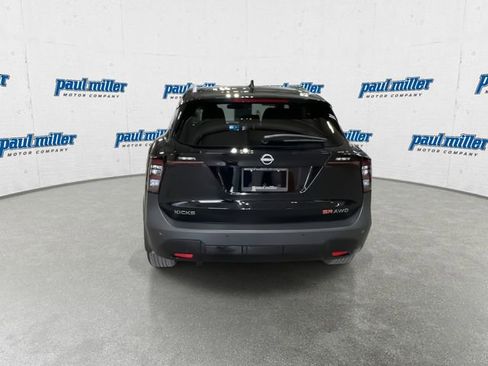 Used 2025 Nissan Kicks SR AWD/4WD image 9