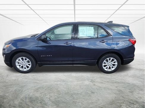 Used 2018 Chevrolet Equinox LS FWD image 2