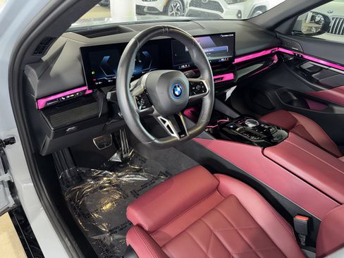 Used 2025 BMW i5 xDrive40 w/ M Sport Package AWD/4WD image 17