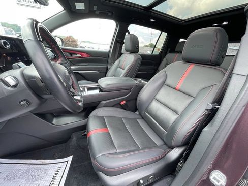 Used 2024 Chevrolet Traverse RS FWD image 12