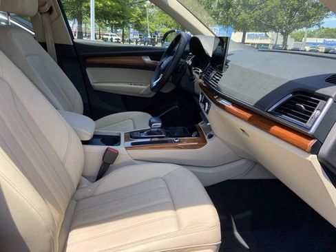 Used 2023 Audi Q5 2.0T Premium w/ Convenience Package AWD/4WD image 25