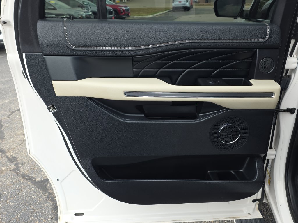 Used 2019 Ford Expedition Max Platinum AWD/4WD image 27